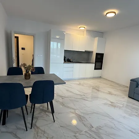 Appartement Park 7 *